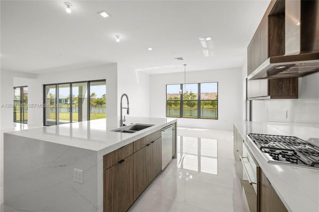 12865 Wingspan Court, Palm Beach Gardens, FL 33412
