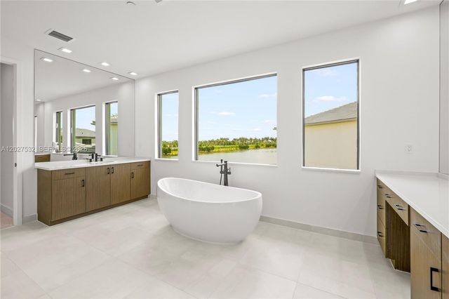 12865 Wingspan Court, Palm Beach Gardens, FL 33412