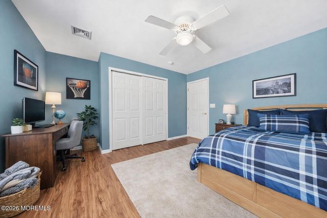 17 Amanda Lane, Howell, NJ 07731