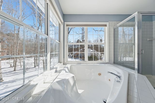 17 Amanda Lane, Howell, NJ 07731