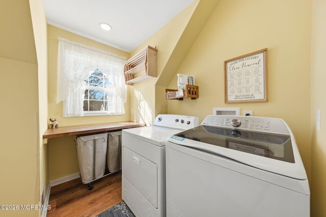 17 Amanda Lane, Howell, NJ 07731