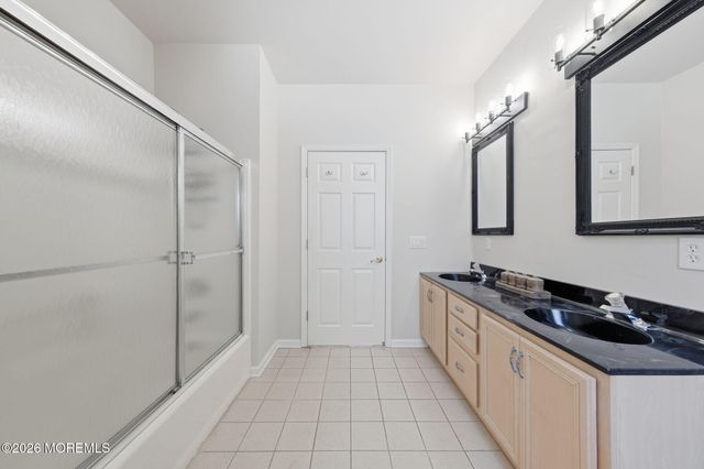 17 Amanda Lane, Howell, NJ 07731