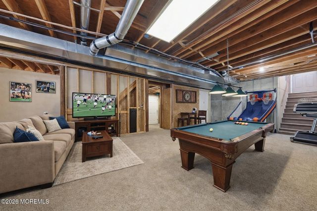 17 Amanda Lane, Howell, NJ 07731