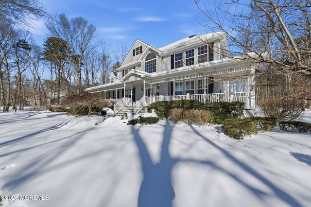 17 Amanda Lane, Howell, NJ 07731