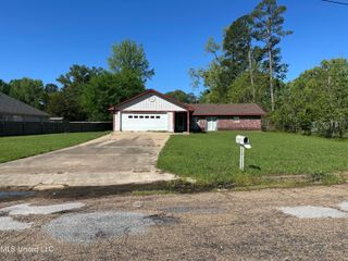 6037 Floral Drive, Jackson, MS 39206