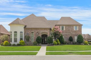 105 Quiet Oaks Drive, Youngsville, LA 70592