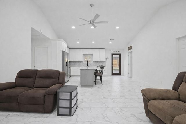 301 N Myrtle Street, Pierce City, MO 65723