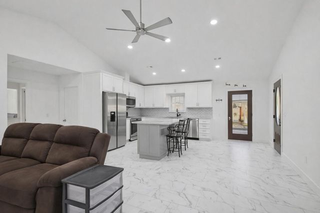 301 N Myrtle Street, Pierce City, MO 65723