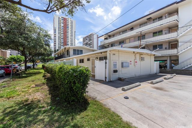 2730 Nakookoo Street, Honolulu, HI 96826