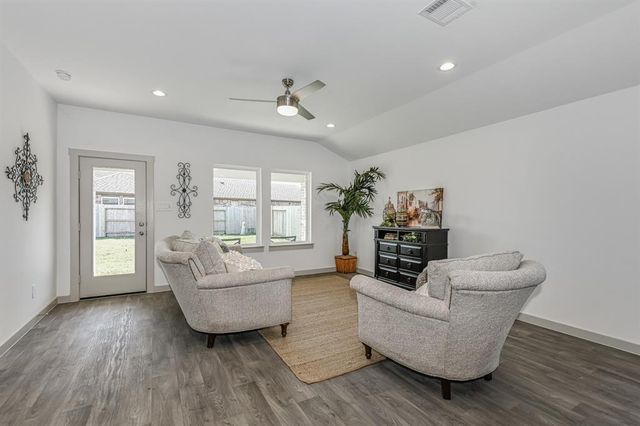 1522 Truckee River Drive, Iowa Colony, TX 77583