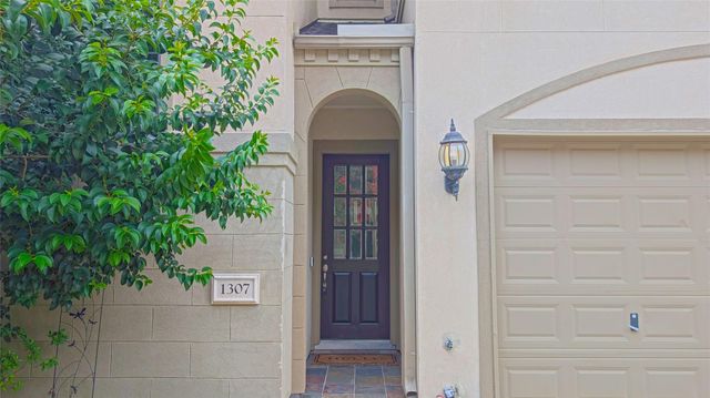 1307 Riverine Court, Houston, TX 77055