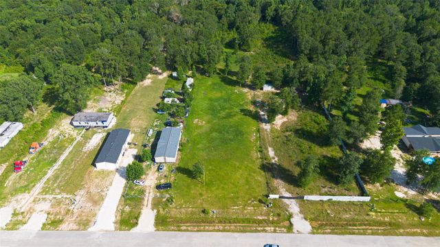 414 Road 5268, Cleveland, TX 77327