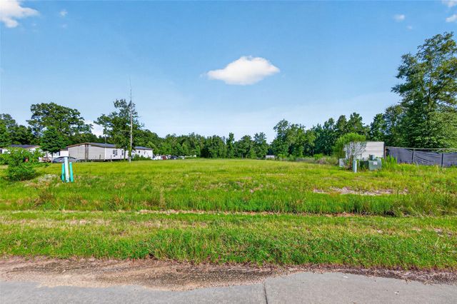 414 Road 5268, Cleveland, TX 77327