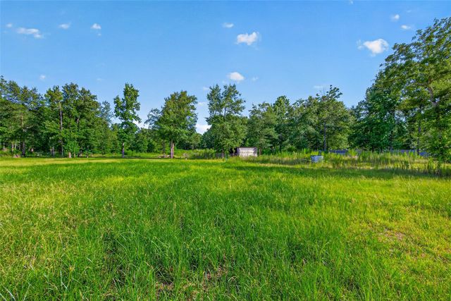 414 Road 5268, Cleveland, TX 77327