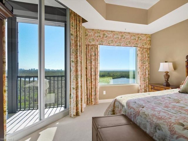 425 Cove Tower DR # 1601, Naples, FL 34110