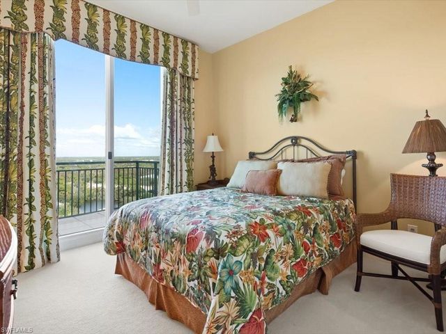 425 Cove Tower DR # 1601, Naples, FL 34110