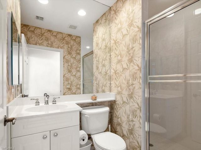 425 Cove Tower DR # 1601, Naples, FL 34110