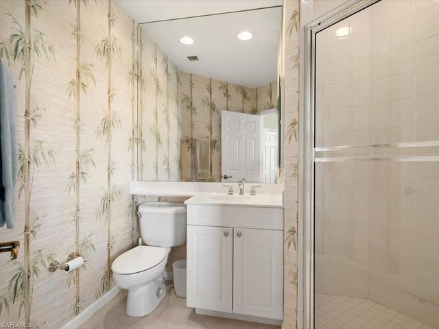 425 Cove Tower DR # 1601, Naples, FL 34110