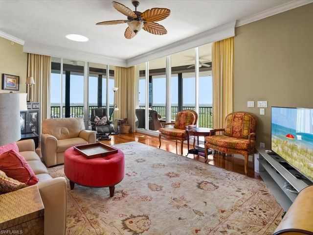425 Cove Tower DR # 1601, Naples, FL 34110