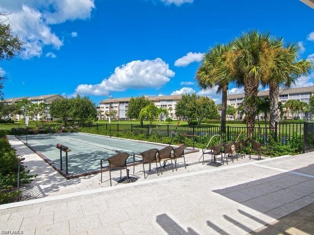 425 Cove Tower DR # 1601, Naples, FL 34110