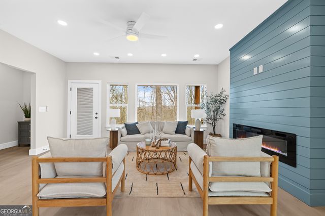 322 Oconee, Westminster, SC 29693