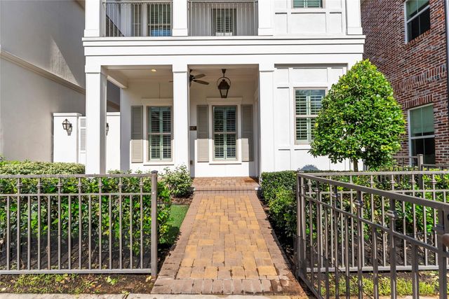 247 Green Boulevard, Shenandoah, TX 77384