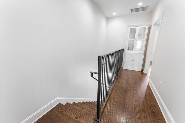 247 Green Boulevard, Shenandoah, TX 77384