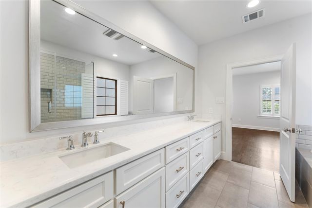 247 Green Boulevard, Shenandoah, TX 77384