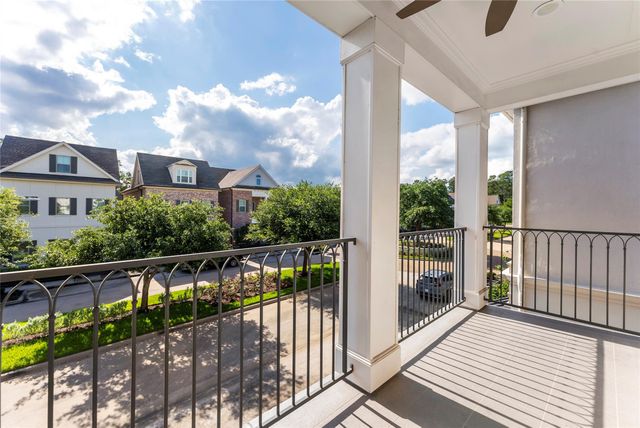 247 Green Boulevard, Shenandoah, TX 77384