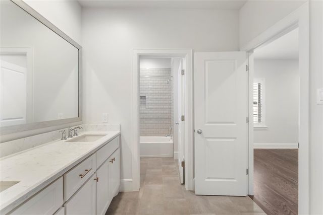 247 Green Boulevard, Shenandoah, TX 77384