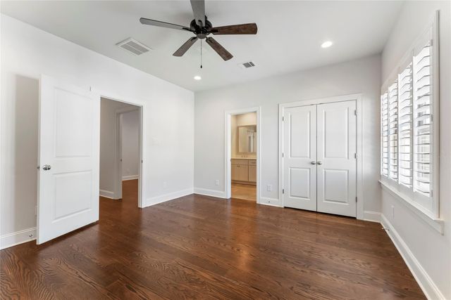 247 Green Boulevard, Shenandoah, TX 77384