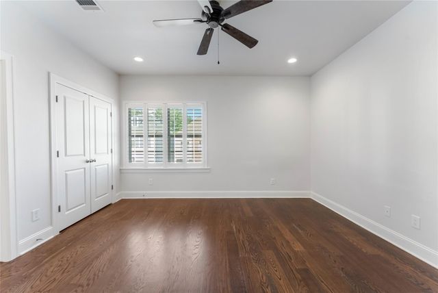 247 Green Boulevard, Shenandoah, TX 77384