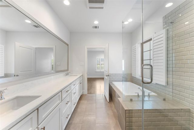 247 Green Boulevard, Shenandoah, TX 77384