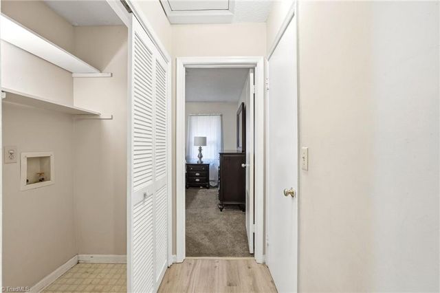 2104 BRICKHAVEN Drive, Greensboro, NC 27407