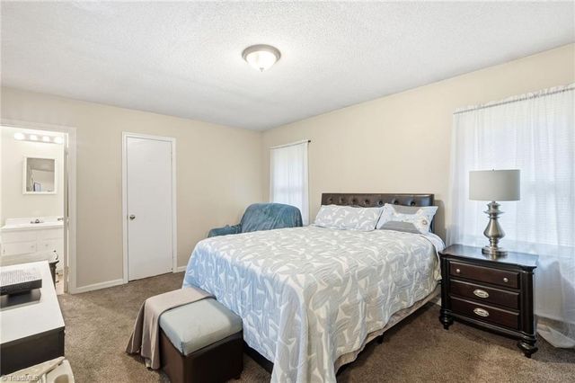 2104 BRICKHAVEN Drive, Greensboro, NC 27407