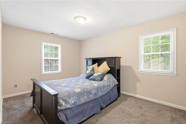 2104 BRICKHAVEN Drive, Greensboro, NC 27407