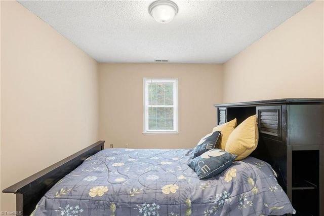 2104 BRICKHAVEN Drive, Greensboro, NC 27407