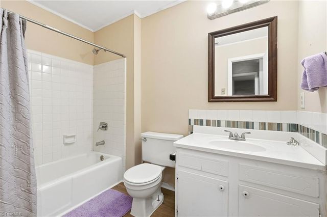 2104 BRICKHAVEN Drive, Greensboro, NC 27407