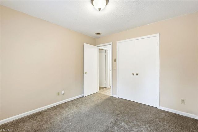 2104 BRICKHAVEN Drive, Greensboro, NC 27407