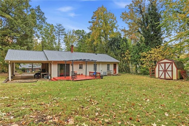 2104 BRICKHAVEN Drive, Greensboro, NC 27407