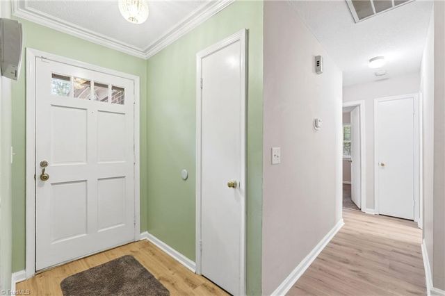 2104 BRICKHAVEN Drive, Greensboro, NC 27407