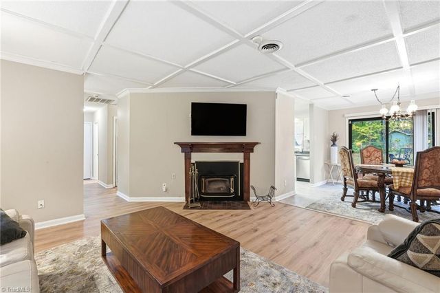 2104 BRICKHAVEN Drive, Greensboro, NC 27407