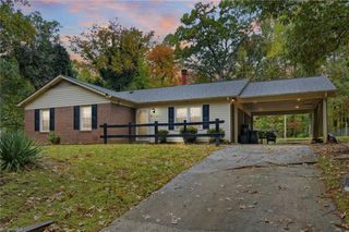 2104 BRICKHAVEN Drive, Greensboro, NC 27407