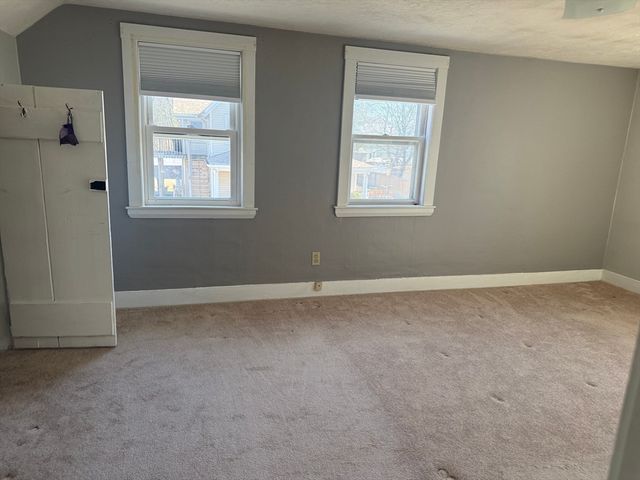 12 Lincoln Pl 2, Natick, MA 01760