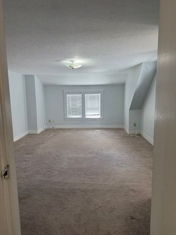 12 Lincoln Pl 2, Natick, MA 01760