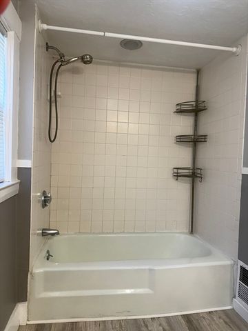 12 Lincoln Pl 2, Natick, MA 01760