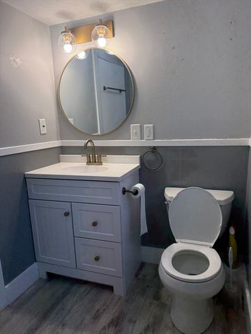 12 Lincoln Pl 2, Natick, MA 01760