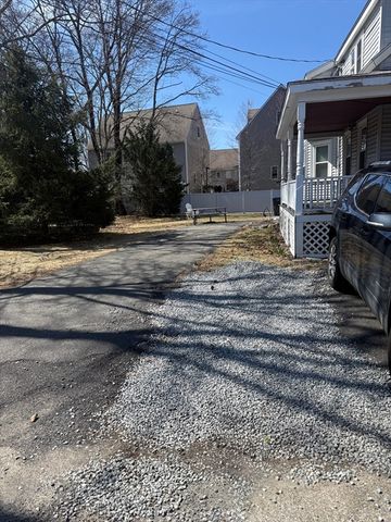 12 Lincoln Pl 2, Natick, MA 01760