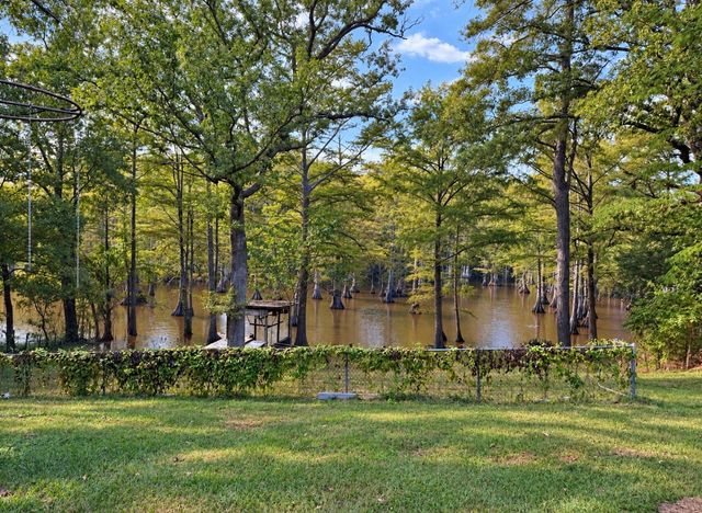 8152 S Lakeshore Drive, Shreveport, LA 71119