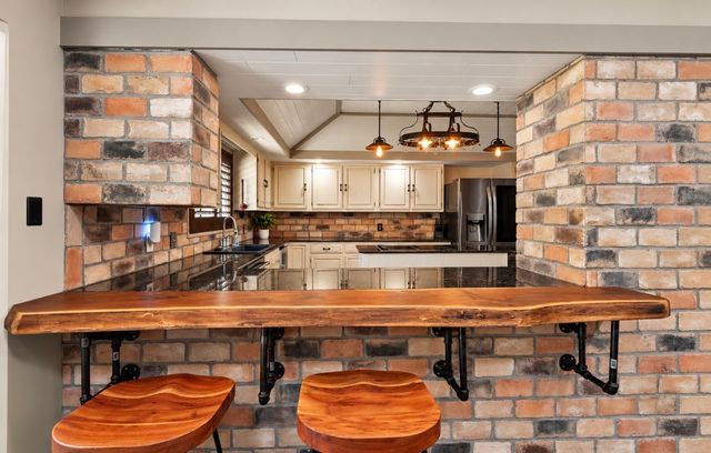 8152 S Lakeshore Drive, Shreveport, LA 71119